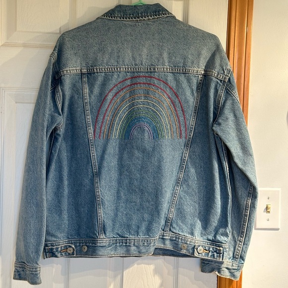 🏳️🌈 Wear your rainbows with pride, on both the back and the front! ♥️🧡💛💚💙💜🏳️🌈 - Picture 2 of 9